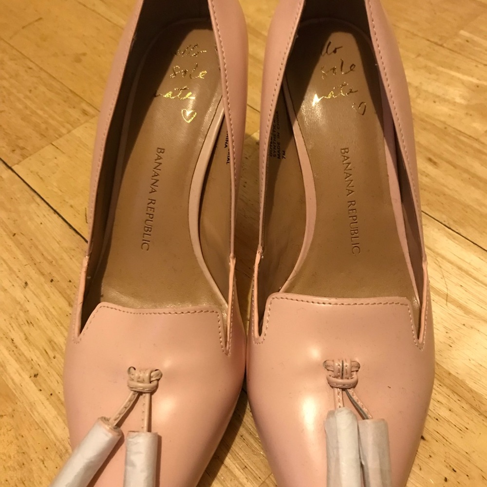 banana republic high heel